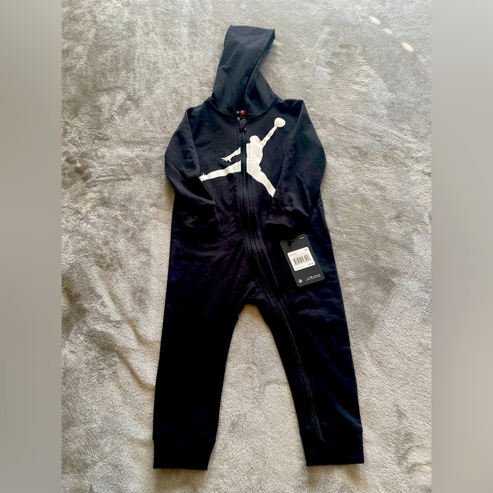 Jordan Brand full zip onesie 24m Black hooded